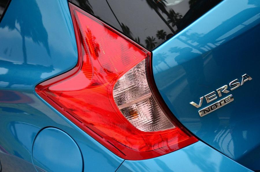  Nissan Versa Note 2014 года  (фото 35 из 137)